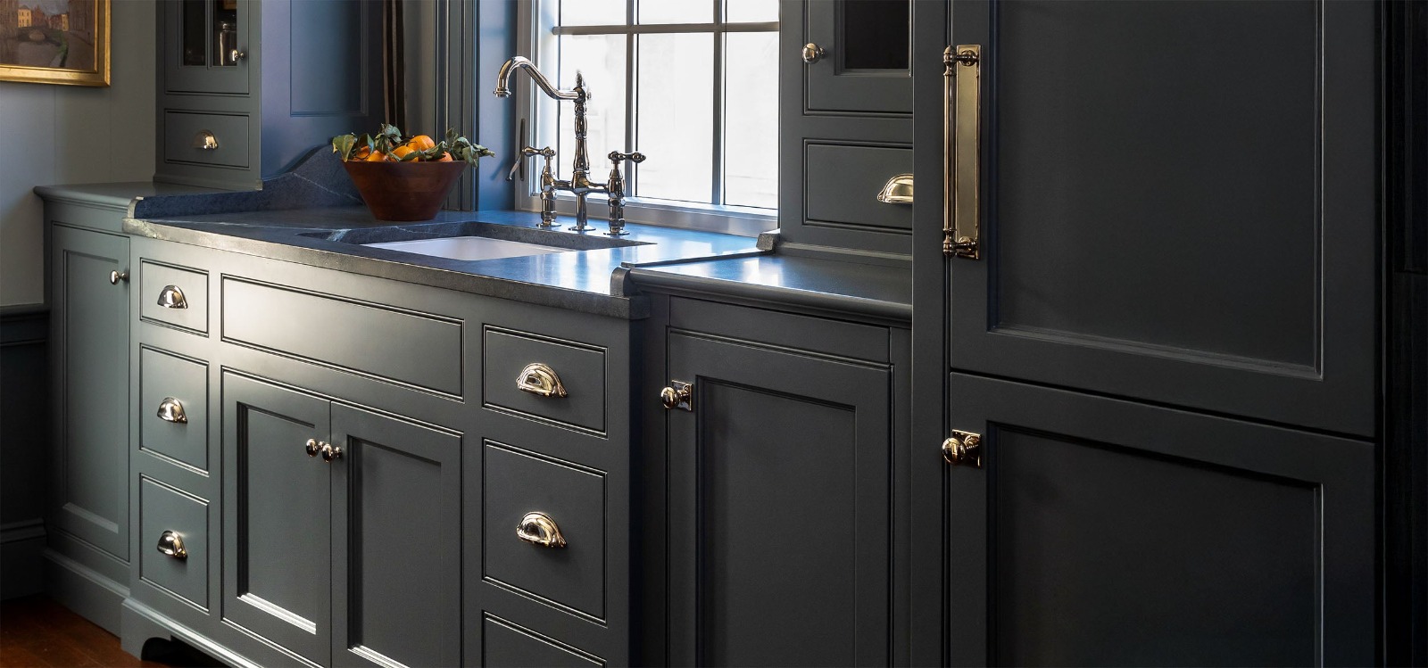 Innovative Metal Drawer System for Cabinets and Furniture